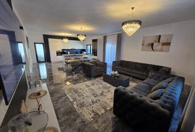 Casă cu 4 camere în Central