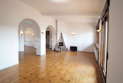 Apartament penthouse cu 3 camere  si vedere frumoasa asupra zonei - 4