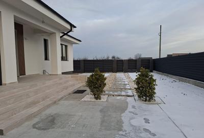 Casă individuală cu 4 camere cu Canalizare în Trivale - 2