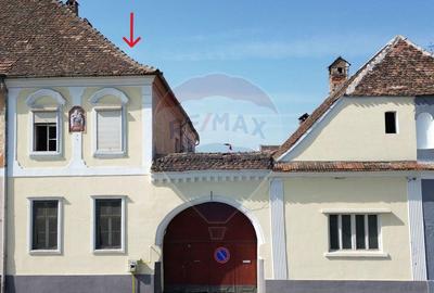 Casa cu istorie in inima Dumbraveniului 15 min. de... - 2