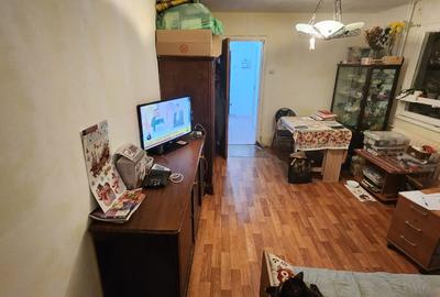 Apartament cu 3 camere semidecomandat, mobilat în Alexandru Obregia - 2