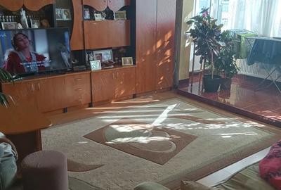 Apartament cu 2 camere decomandat în Micro 1 - 1