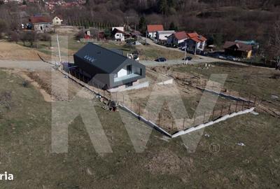 Casă cu 5 camere cu Teren 914 Mp în Central - 1