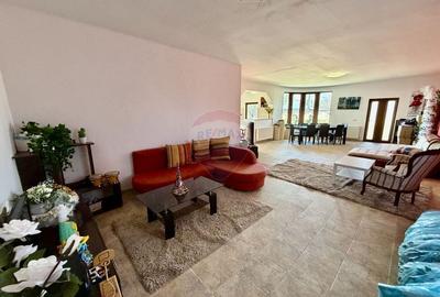 Casă cu 5 camere cu Teren 3400 Mp în Răchitosu - 2