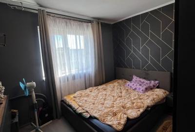 Apartament cu 3 camere decomandat în Metalurgie
