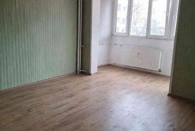 Apartament cu 3 camere decomandat în Dacia - 8