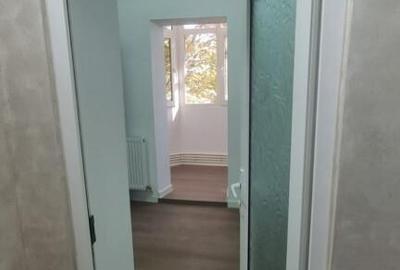 Apartament cu 3 camere decomandat în Călărași - 2