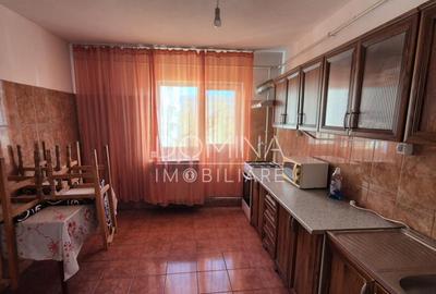 Apartament 3 camere, et. 2, in Rovinari, str. Plopilor - 4