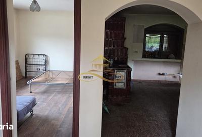 Casă cu 2 camere cu Teren 760 Mp în Mărgineni - 1