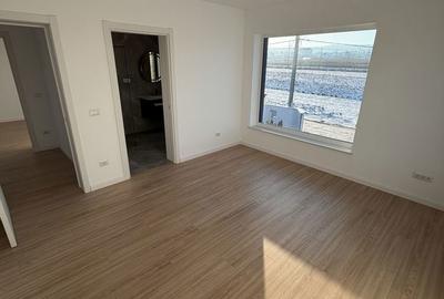 Casă cu 3 camere în Ipotești - 1