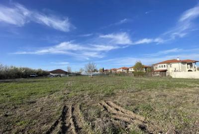 Teren de 2572 mp, în Domnești