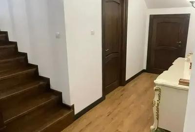 Casă cu 6 camere cu Teren 3172 Mp în Central - 9