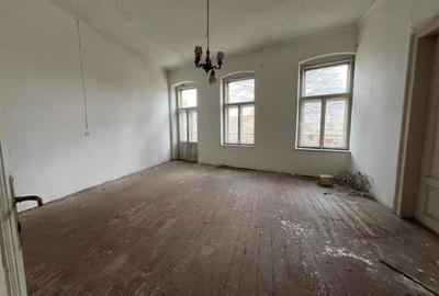 Apartament cu 4 camere semidecomandat în Central - 4