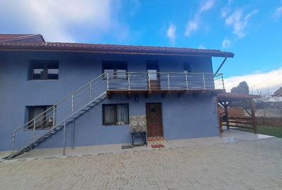 Casă cu Teren 250 Mp în Central - 2