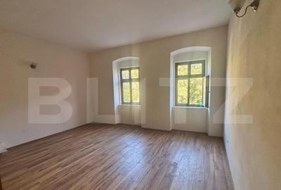 Spa?iu comercial\birou de vanzare Central, etaj 1, 30 m Spa?iu comercial\birou de vanzare Central, etaj 1, 30 m - 1