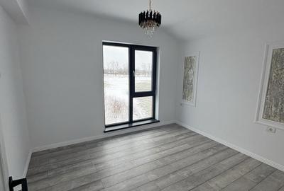 Casă cu 4 camere în Central - 2