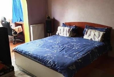 Apartament cu 2 camere semidecomandat, mobilat în Aradului