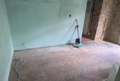 Apartament cu 4 camere semidecomandat în Petros - 1