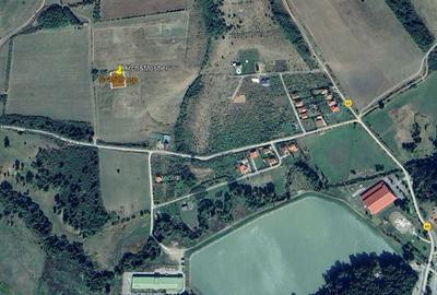 Teren intravilan langa padure - 5