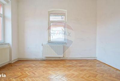 Casă cu 3 camere cu Teren 149 Mp în Centrul Istoric - 2