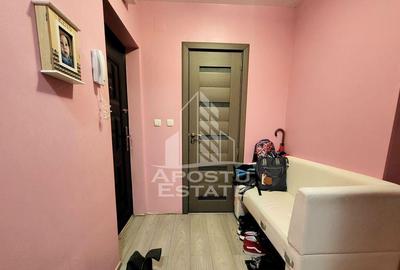 Apartament cu 3 camere decomandat în Lipovei
