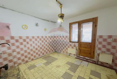 Casă cu 7 camere cu Teren 300 Mp în Gării - 3