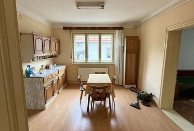 Casă cu 4 camere în Central - 8