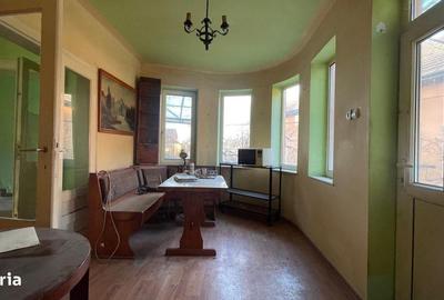 Casă cu 4 camere cu Canalizare în Ultracentral - 2