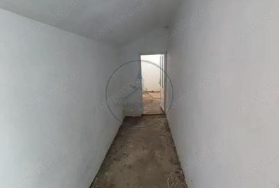 Casă cu 2 camere cu Teren 1200 Mp în Central - 1