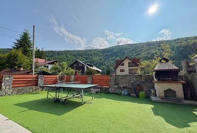 Casă individuală cu 7 camere cu Teren 250 Mp în Platoul Izvor - 1