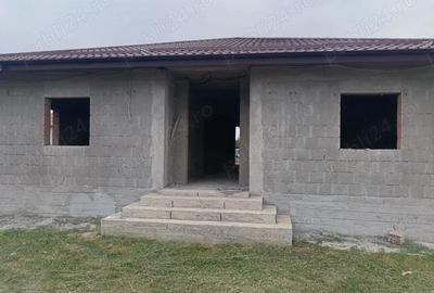 Casă cu Teren 1700 Mp în Buturugeni