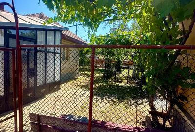 Casa batraneasca spa?ioasa + teren de vanzare, total 480mp - 2