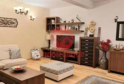 Casă cu 10 camere cu Teren 394 Mp în Central - 2