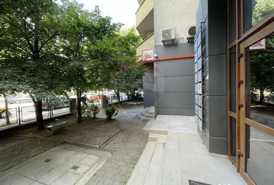 Apartament cu 4 camere decomandat în P-ța Victoriei - 3