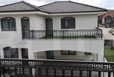 Casă cu 4 camere cu Teren 435 Mp în Central