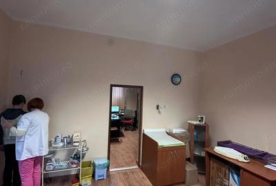 Spațiu comercial, de 81 mp, în Medicină - 2