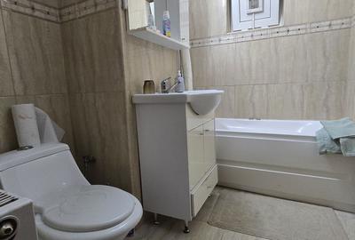 Apartament cu 3 camere decomandat, mobilat în Micro 3 - 15