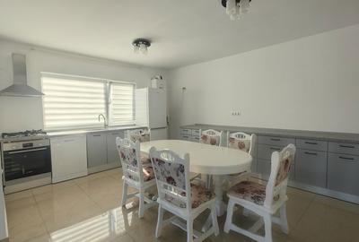 Casă cu 4 camere în Grigorescu