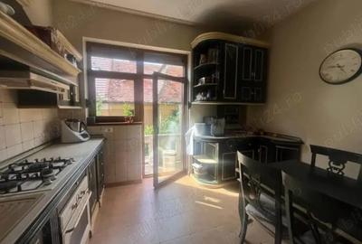 Apartament la casa, cu curte, central de inchiriat - 3