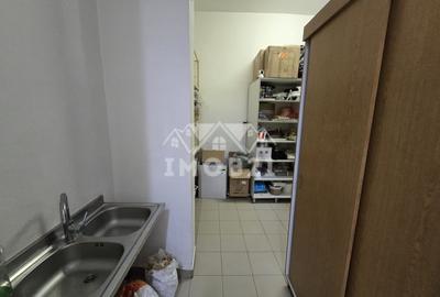 VANZARE SPATIU COMERCIAL PARTER  ZONA 9 MAI - 6