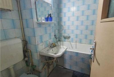 DAMBOVITA - ETAJ 4 - LIFT - 3 cam - decomandat - centrala proprie - clima - 3