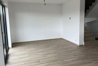 Casă cu 4 camere cu Teren 250 Mp în Central - 5