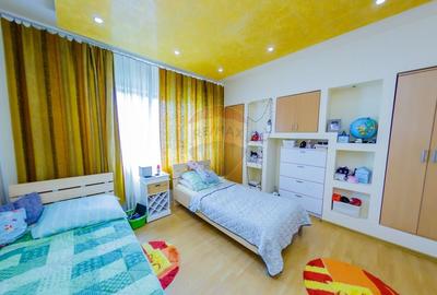 Casa de Vanzare la 2 minute de Centru - 11