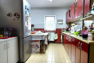 Apartament 4 camere decomandat etaj 3 Zona Hortensiei