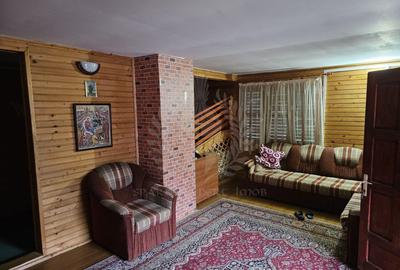 Casă individuală cu 4 camere cu Canalizare în Central - 3