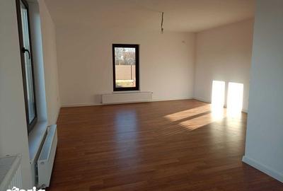 Casă cu 4 camere cu Teren 140 Mp în Crevedia - 3