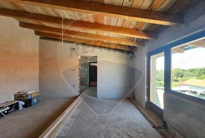 Casă cu 2 camere cu Teren 719 Mp în Central - 2