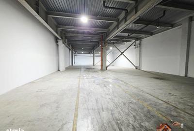 Spațiu comercial, de 745 mp, în Central - 4