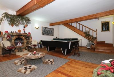 Vanzare casa mare la munte langa padure  Cheia judetul Prahova locatie excelenta