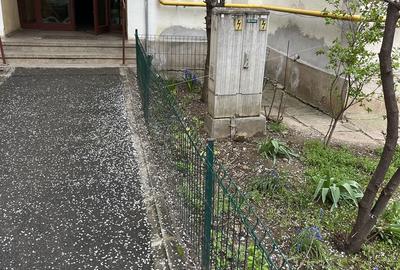 Apartament cu 3 camere decomandat în Calea București